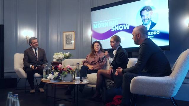 Pedro Lopez-Belmonte hosting the Morning Show 2024 at the Luxury Innovation Summit, Geneva, panel 'Finding the Perfect Open Innovation Partner for Your Luxury Brand', with Olivia Dhordain (IP Lawyer & Former IP Deputy Counsel, Richemont), Laetitia Roche-Grenet (VP of Innovation, LVMH), and Yoann Lemain (Executive Consultant, ex-Rolex)